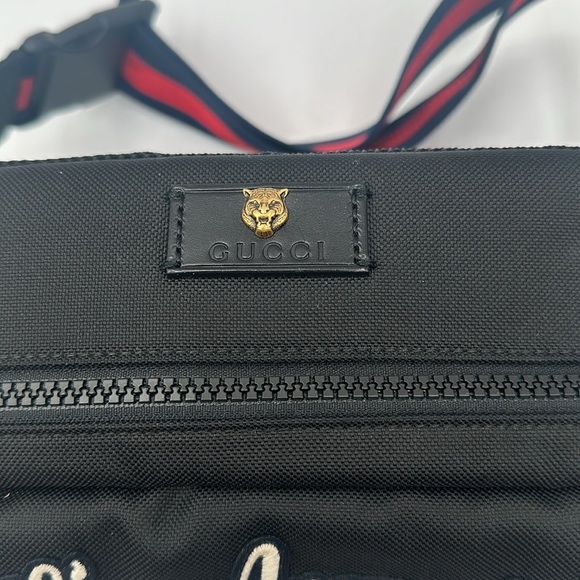 Gucci Embroidered Tiger Waste Bag Like New - Picture 3 of 12